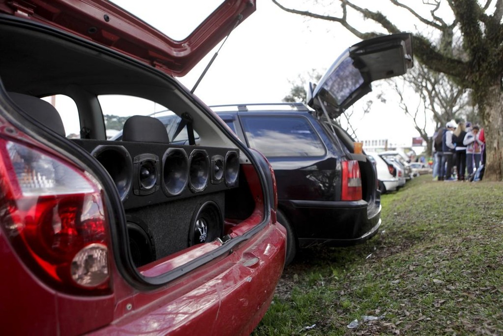 Ir para  <p><big>Sabe aquele som de carro que mais parece um trio el&eacute;trico e que costuma aparecer ao lado da sua casa bem na hora do seu descanso? Pois &eacute;, o uso de equipamentos que produzam som aud&iacute;vel do lado...